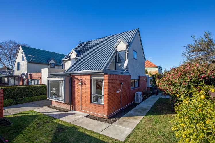 2/10 Nortons Road_2