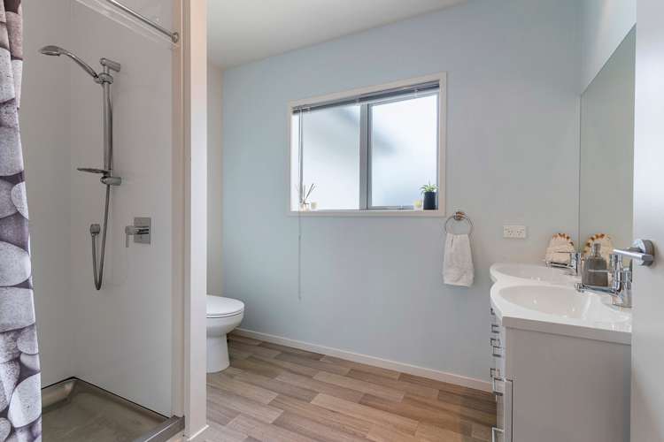 19 Dawn Parade Coastlands_12