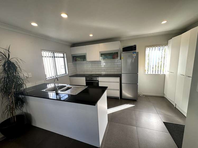 17/46 Carlos Drive Flat Bush_1