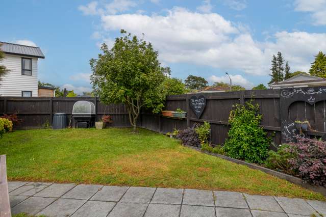 1/16 Edwin Freeman Place Ranui_2