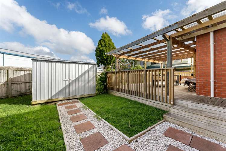 9 Gwendoline Avenue Te Atatu Peninsula_20