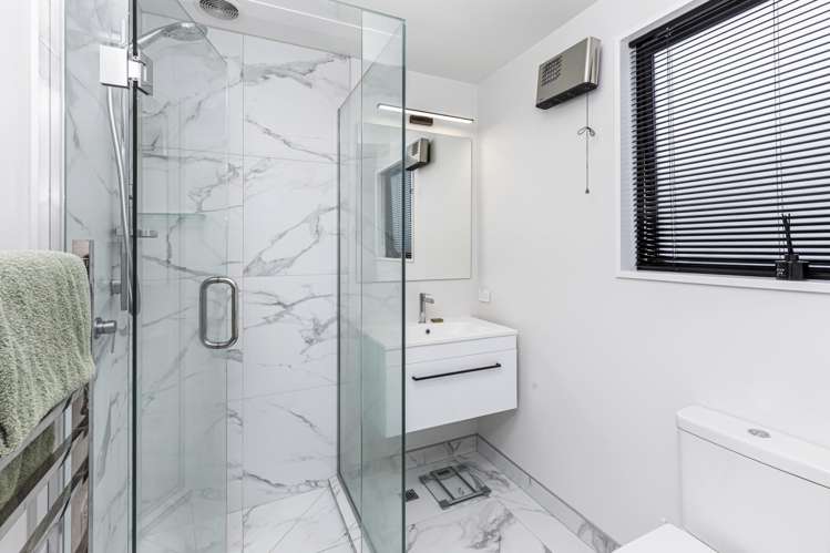 2/677 Worcester Street Linwood_6