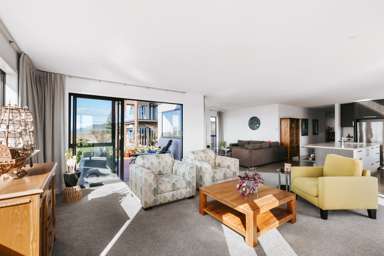 63 Omega Place_4
