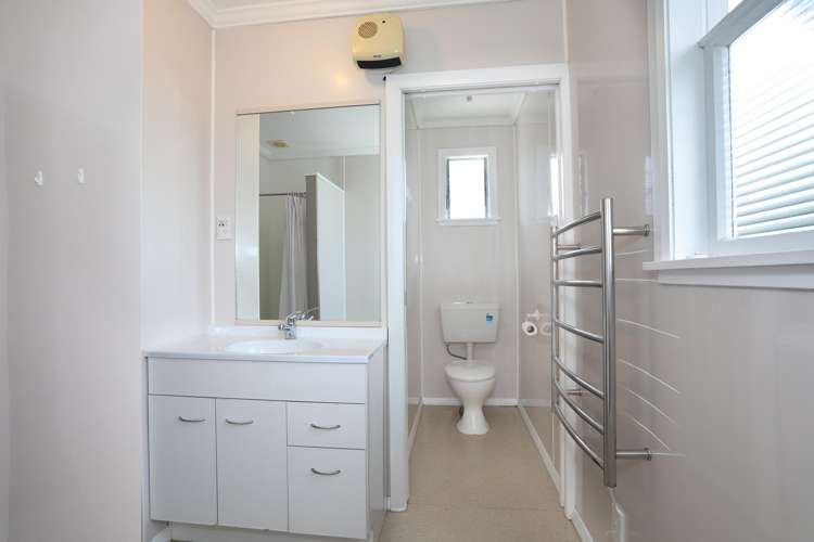 8 Nairn Crescent Awapuni_14