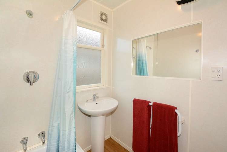 28 Edwin Street Caversham_17