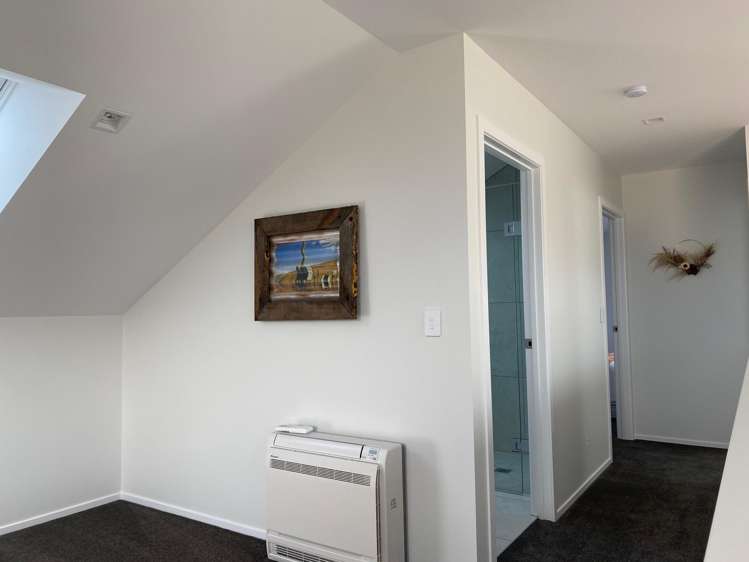 31 Magnum Drive Cromwell_13