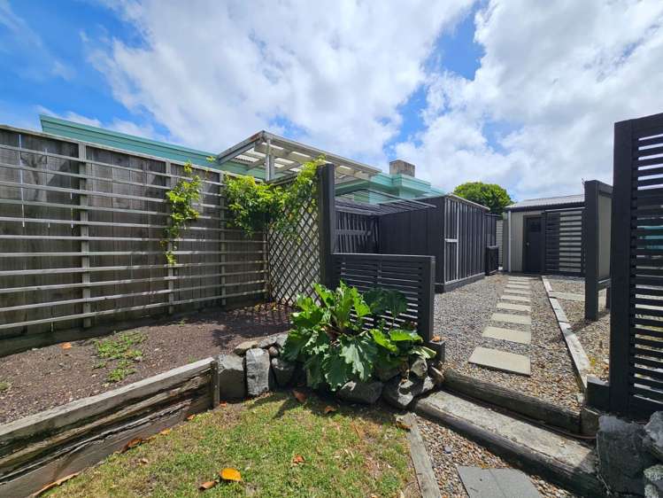 81 Renown Road Raumati South_8