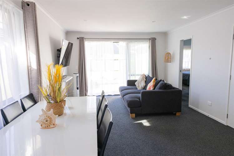 32 Old Farm Road Hamilton East_3