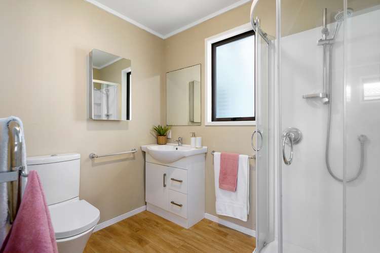 6 Sargeson Place Leamington_16