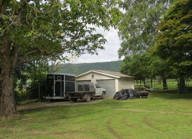 120 Old School Road Tapawera_2