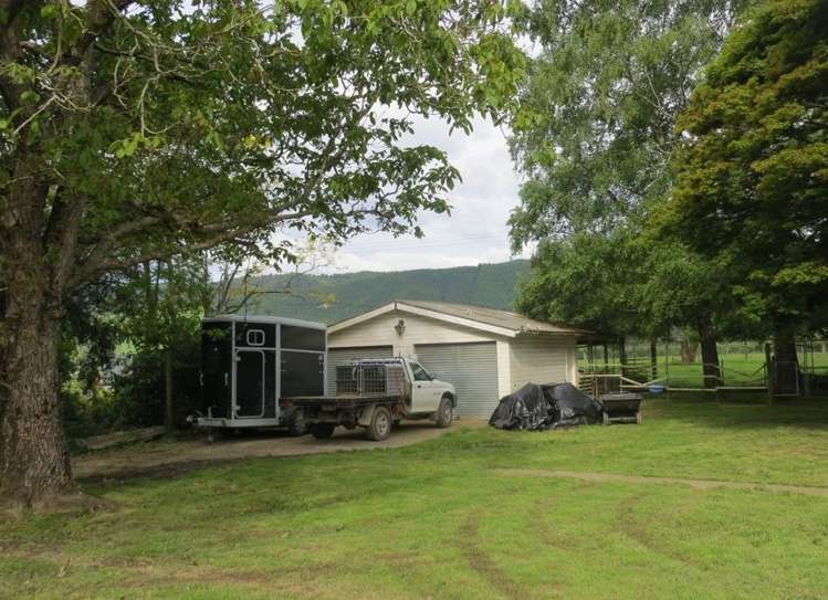 120 Old School Road Tapawera_2