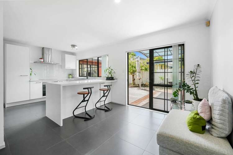 8 John Lister Close Golflands_7