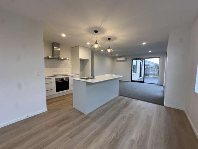 16 Accadia Drive 11103_1