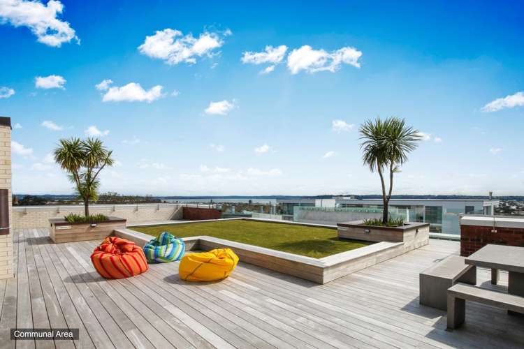 103/64 Surrey Crescent_0