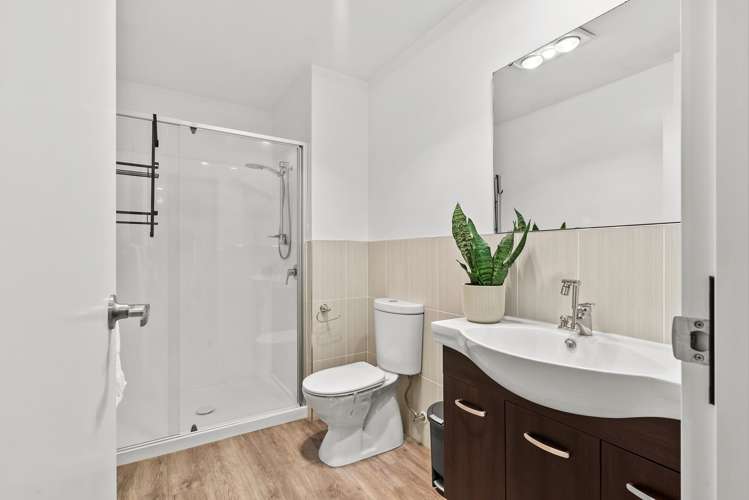 6 Phar Lap Crescent Takanini_10