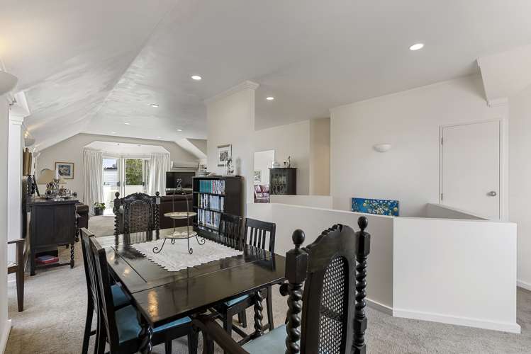 2/15 Bradbury Road Botany Downs_10