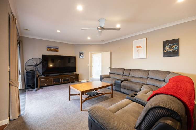 13 Palliser Drive Huntington_13