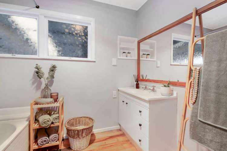 14 Brightside Road Stanmore Bay_15