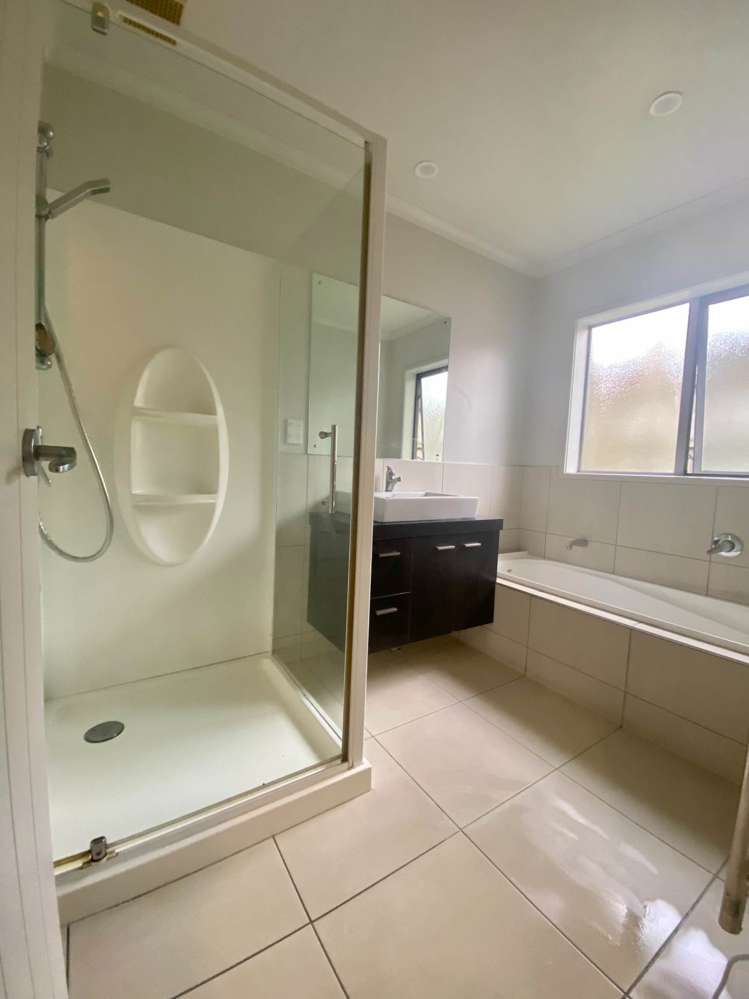 22 Salford Crescent Flat Bush_11