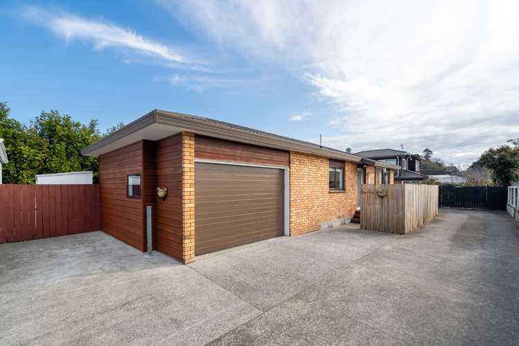 2/133 Pah Road Royal Oak_0