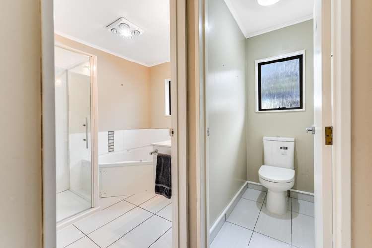 16 Glendale Drive Dinsdale_9