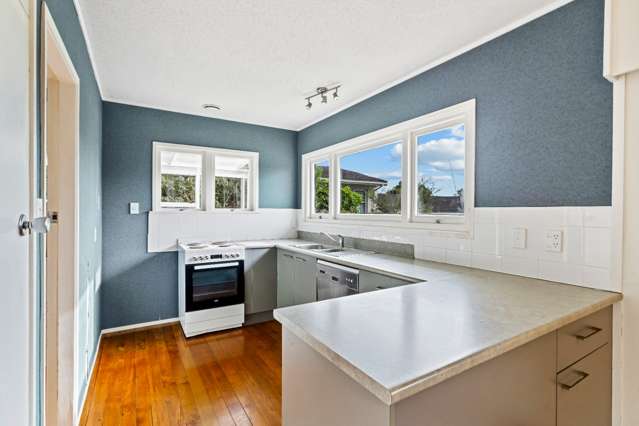 41c Parkland Crescent 11601_3