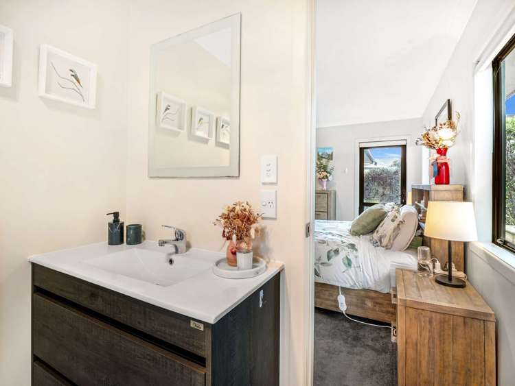 34 Dahlstrom Grove Kelvin Grove_17