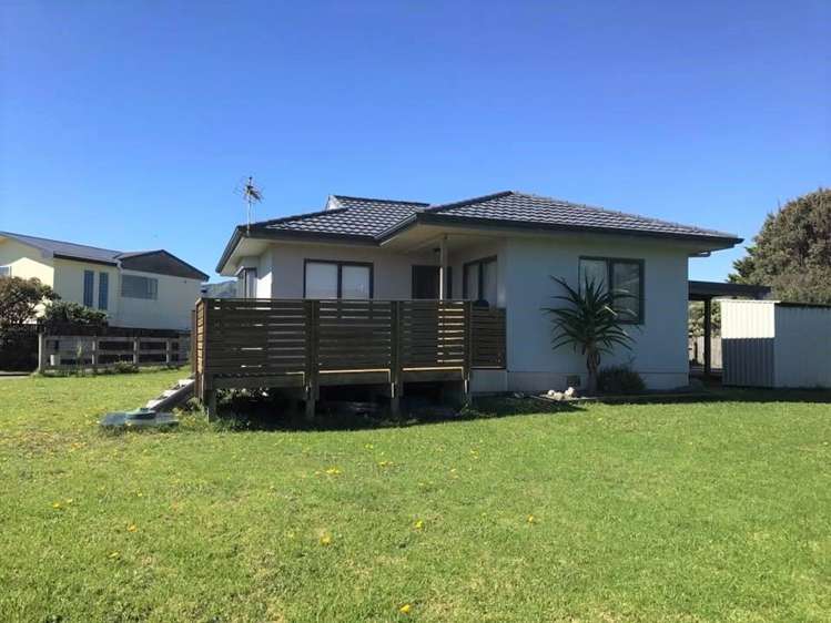 16 Adrian Grove Waikanae Beach_9