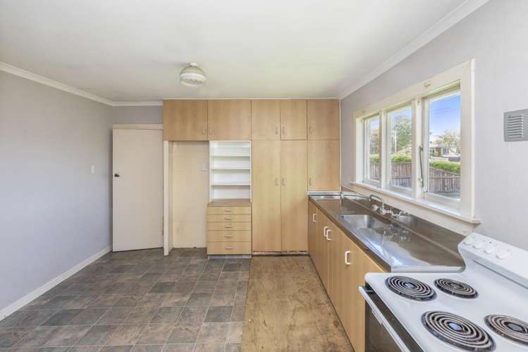 63 Coopers Road Dallington_11