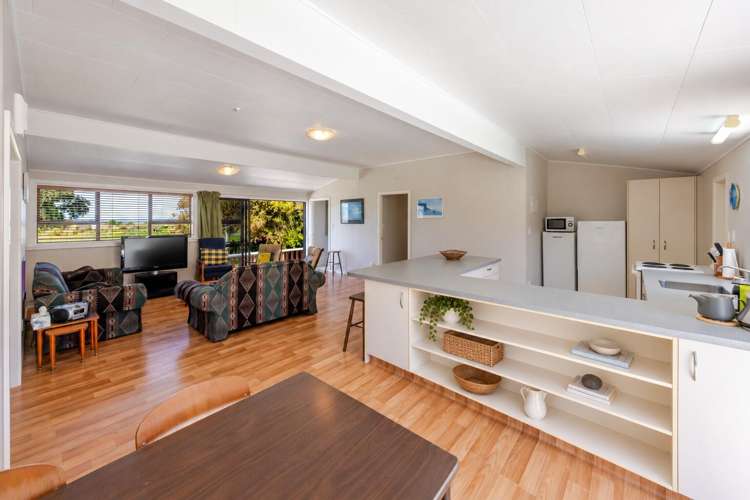 3 McHardy Place, Blackhead Beach Omakere_5