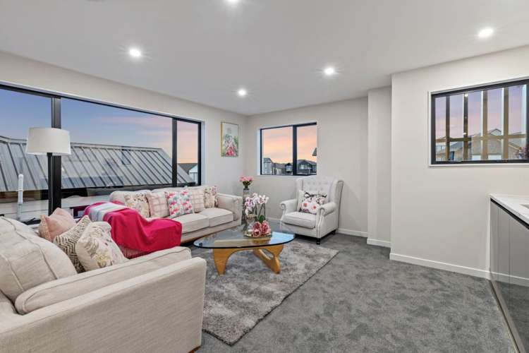 12 Woodacre Street Flat Bush_3