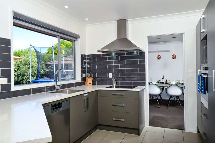 5 Compton Grove Huntington_5