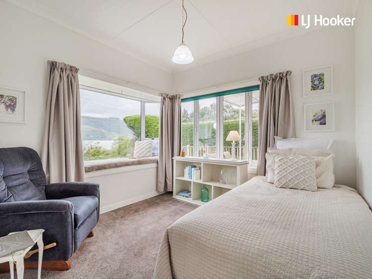 1 Castlewood Road Company Bay_15