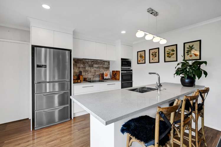 3 Condor Crescent Bell Block_14