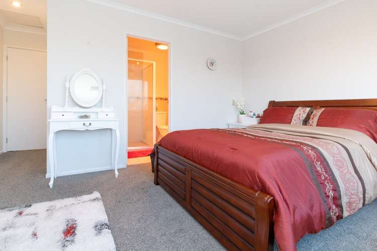 229 Alec Craig Way Gulf Harbour_12