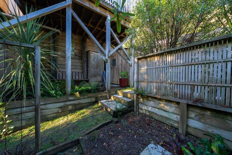 1/6 Bushland Grove Paparangi_14