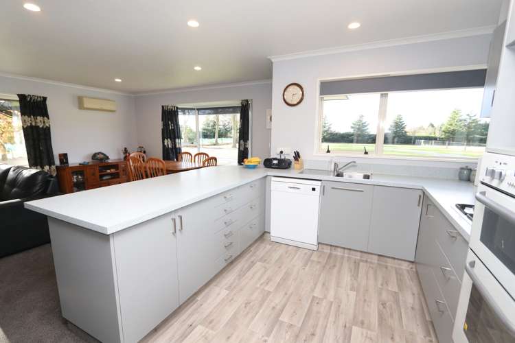 306 Beach Road East Elgin_6