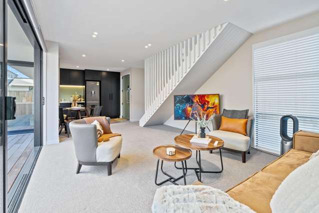 Chic CBD Living – Furnished + Parking!
