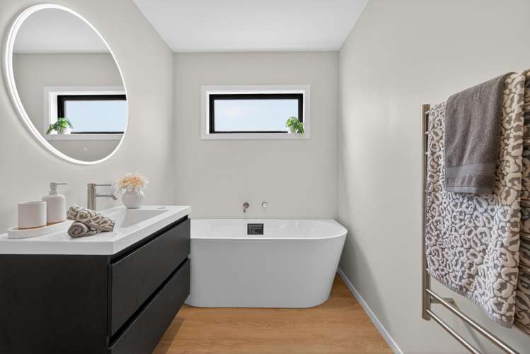 2/61 Westminster Road Wainuiomata_6