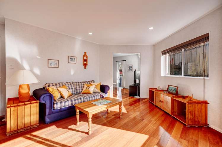 6 Vivaldi Place Mt Roskill_13