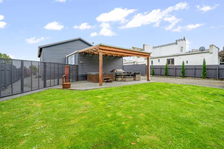 22 Coronation Street Strathern_15