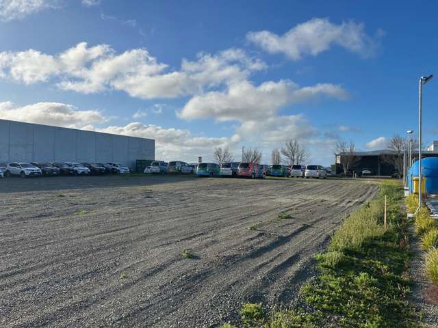 Exclusive airport-precinct freehold land