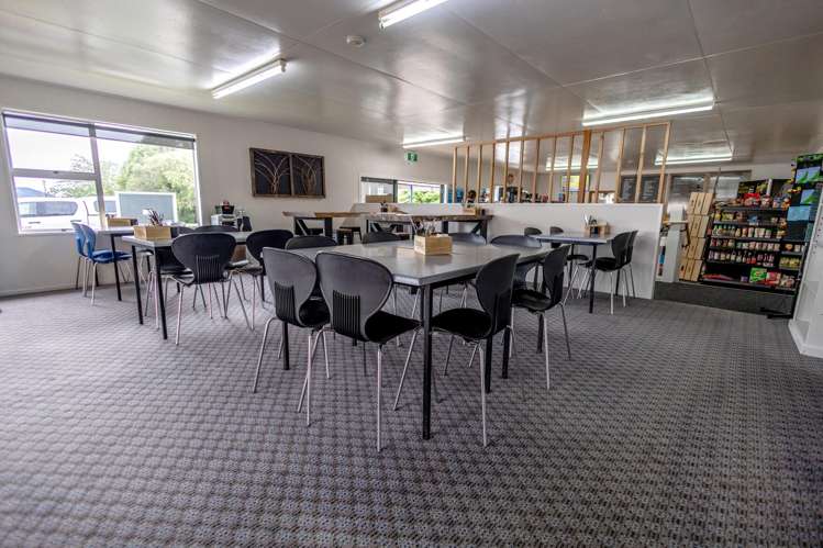 33 Main Road Harihari_30