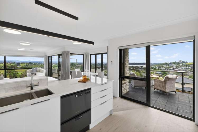 25 Aurora Avenue Welcome Bay_12