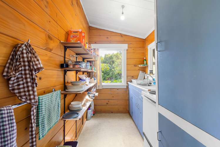 1 and 2/32 Gosling Grove Turangi_7
