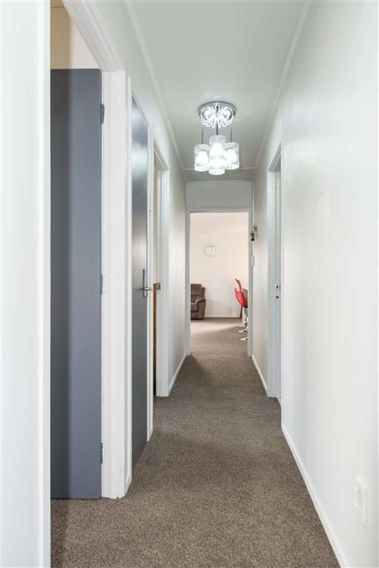 7 Halloran Place Massey_16