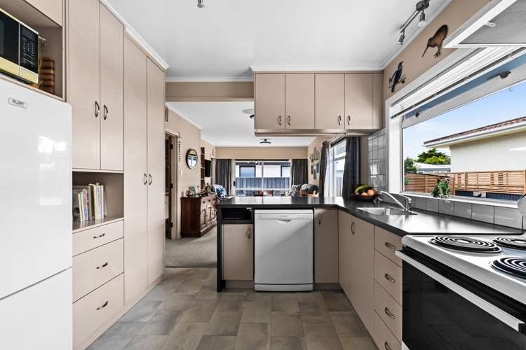 53 Menin Road Onekawa_3