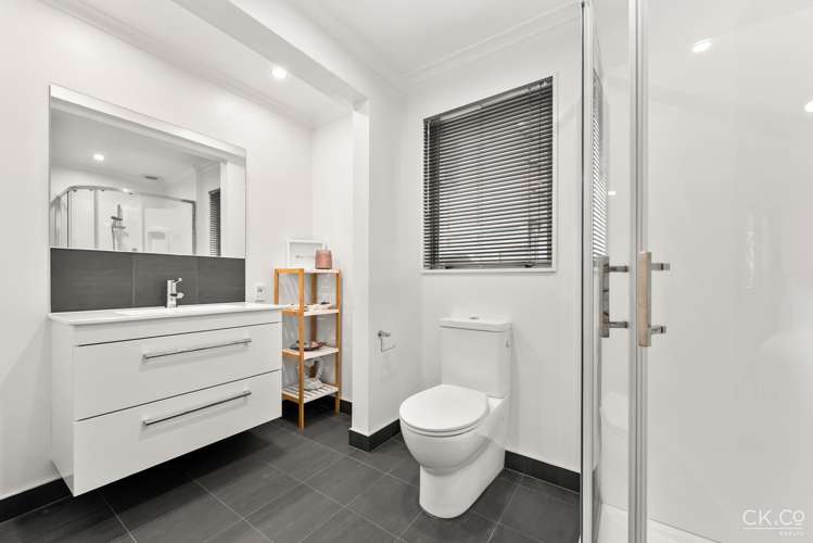 32 Forest Road Pinehaven_9