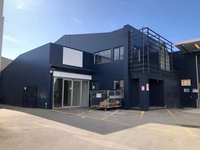 Modern Warehouse with Showroom - Close to the CBD