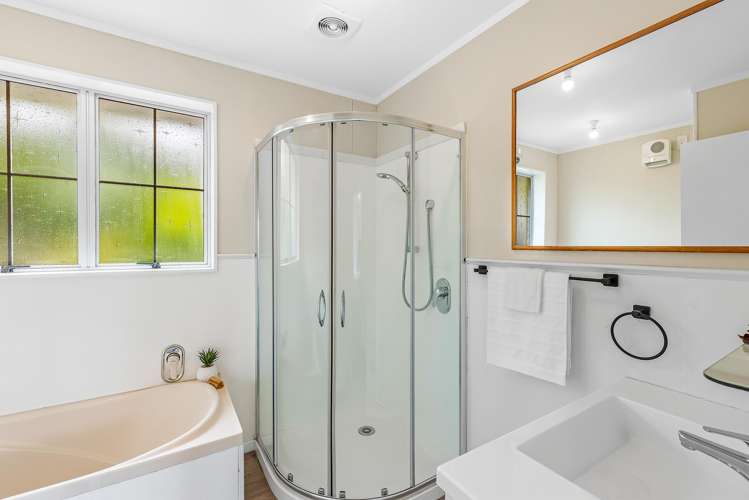 198 Tutere Street Waikanae Beach_16